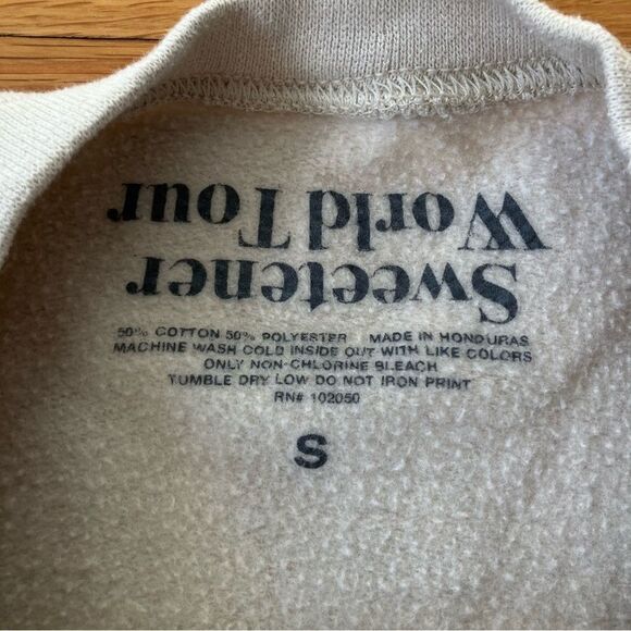 Ariana Grande 2019 Sweetener World Tour Concert Crewneck Sweatshirt Small - Picture 2 of 7